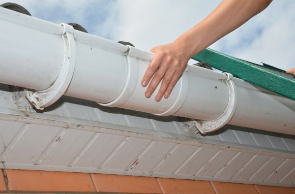 Gutter Reattachment in Collierville