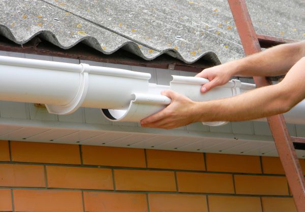 Cost of Gutter Hanging in Collierville